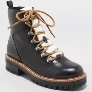 Black Leighton Boots with fur